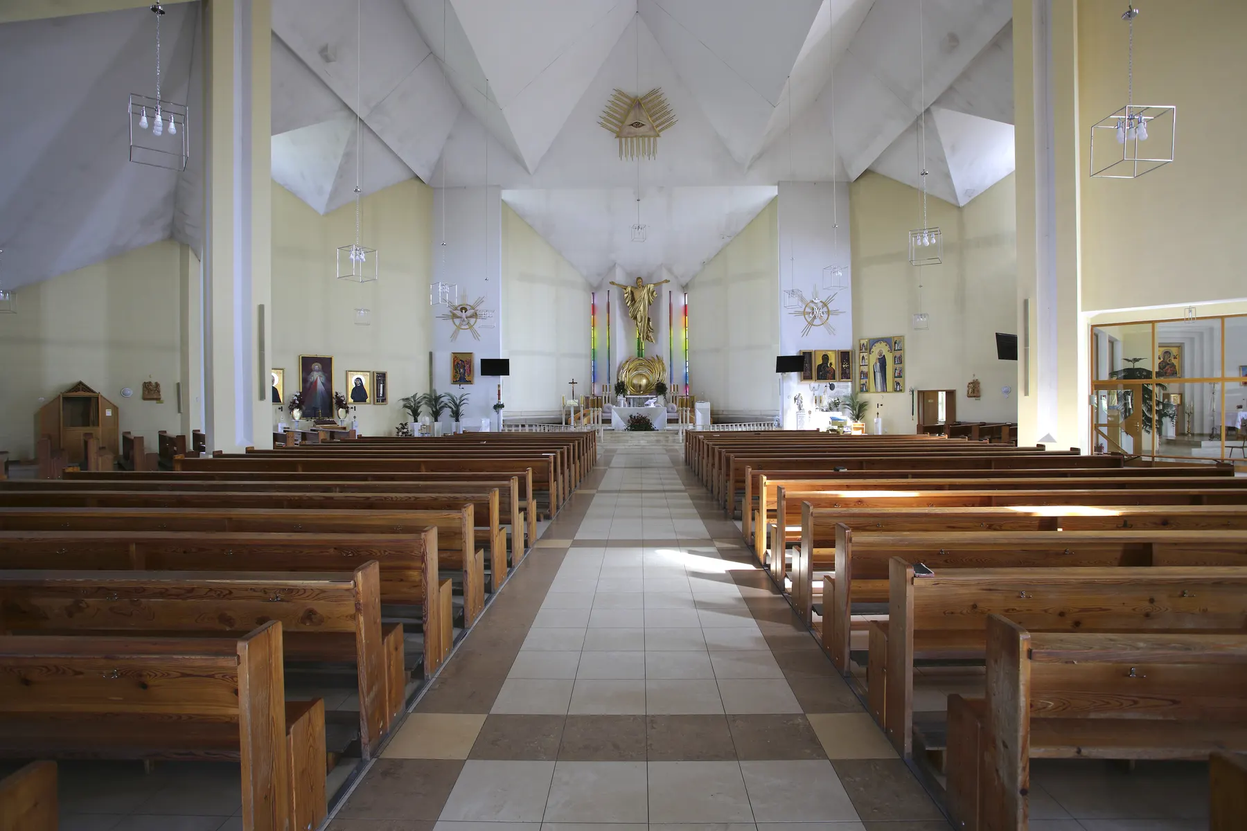 Wnętrze kościoła bł. Czesława